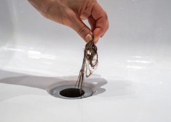 Lavabo giderindeki kötü kokuları anında yok eden doğal çözümler paylaşıldı
