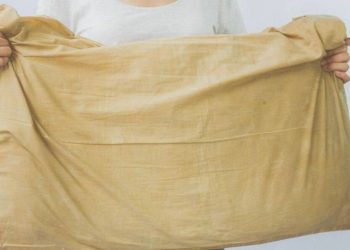 Sararmış yastıkları bembeyaz yapan 3 ucuz teknik paylaşıldı
